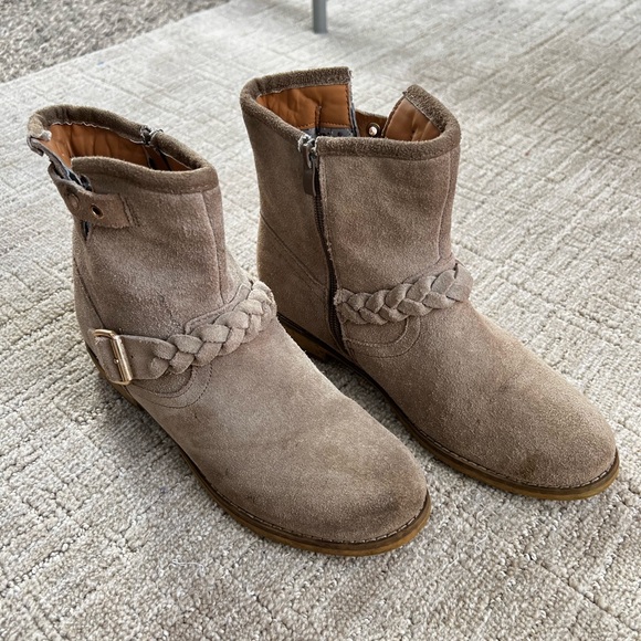 Sketchers suede ankle boots - Picture 3 of 3